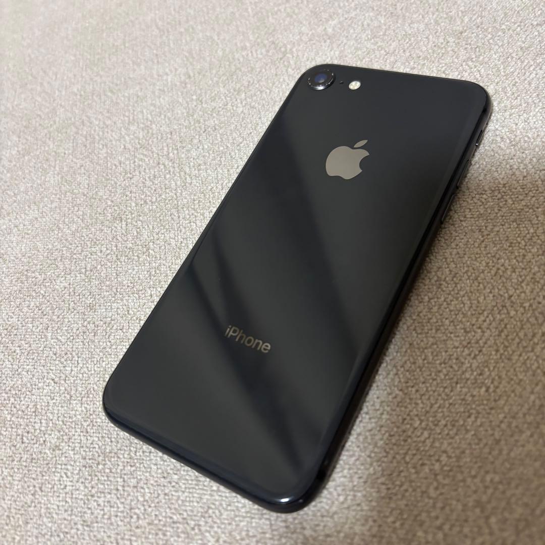 Apple iPhone 8 スペースグレー64GB本体