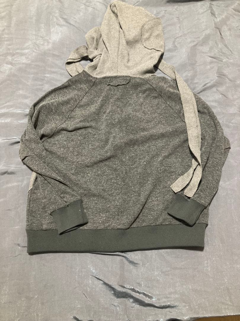 Coyseio グレー フード付き パーカー