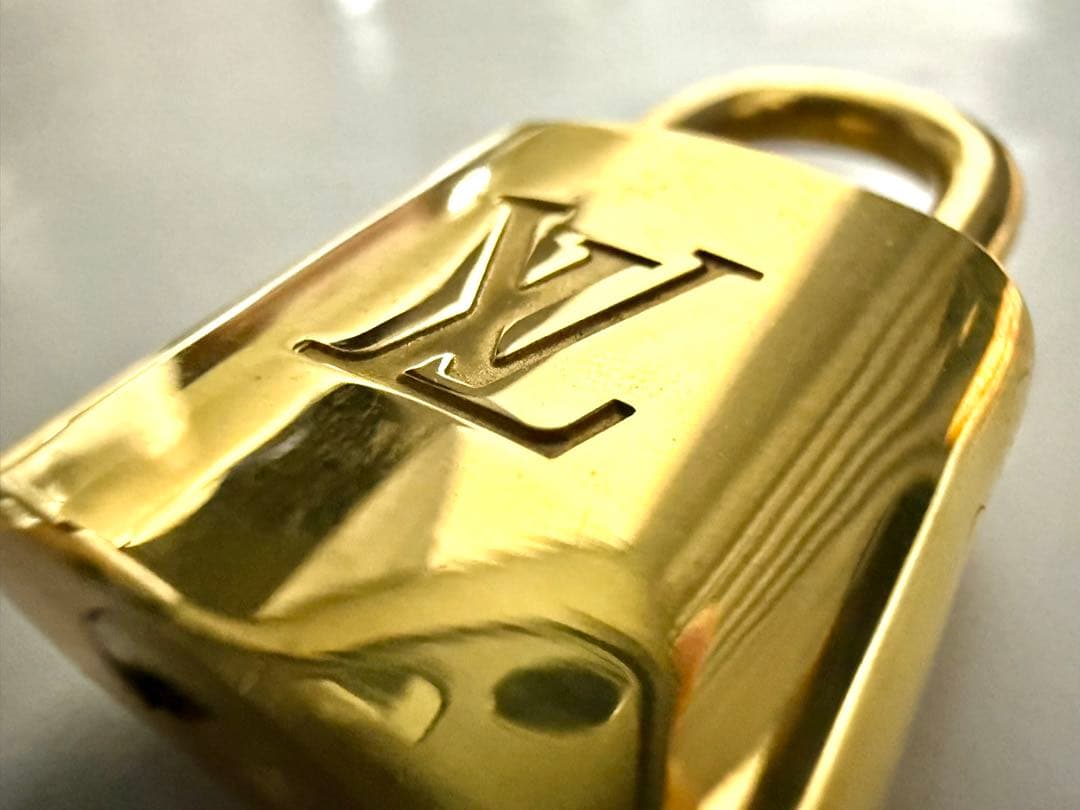 ✨極美品✨ LOUIS VUITTON 南京錠 パドロックカデナ＆喜平ネックレス