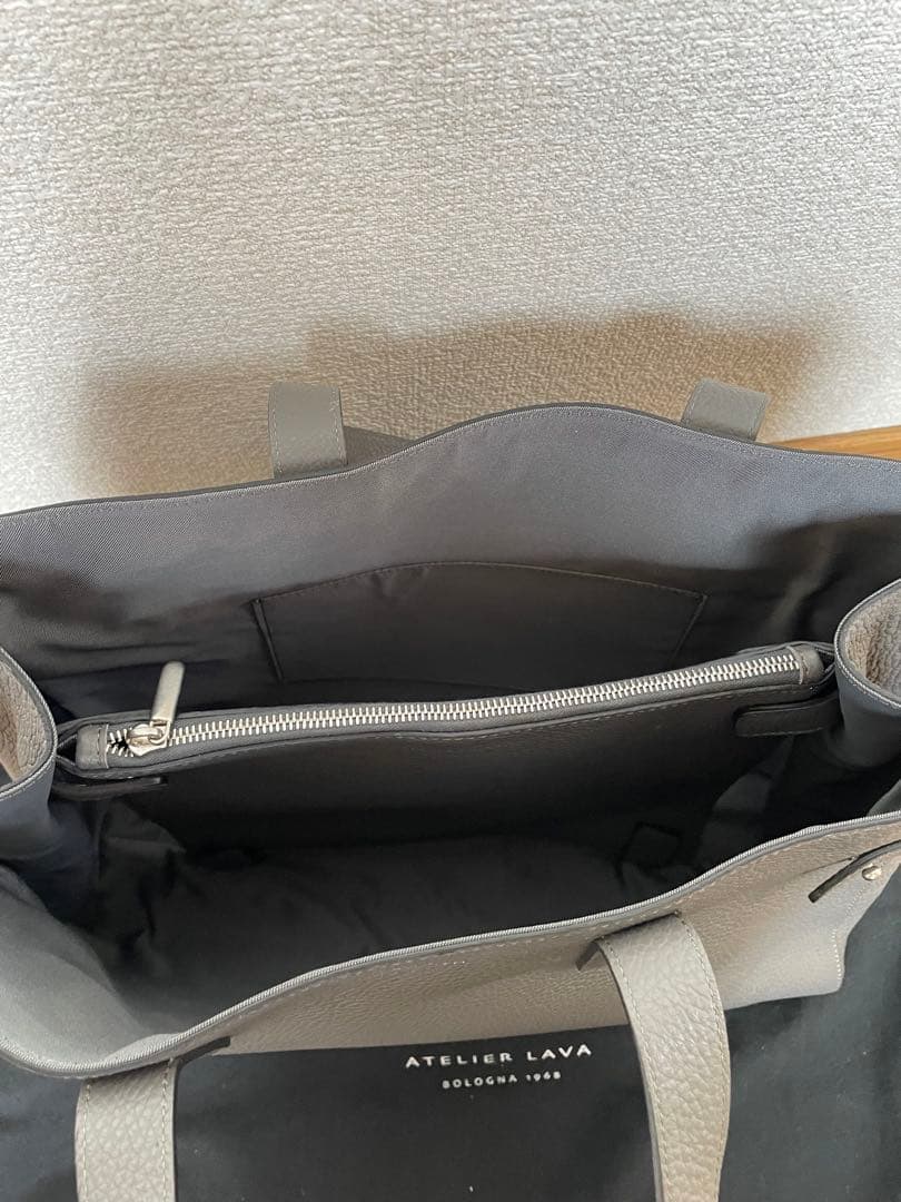 ATELIER LAVA 牛革トートバッグ