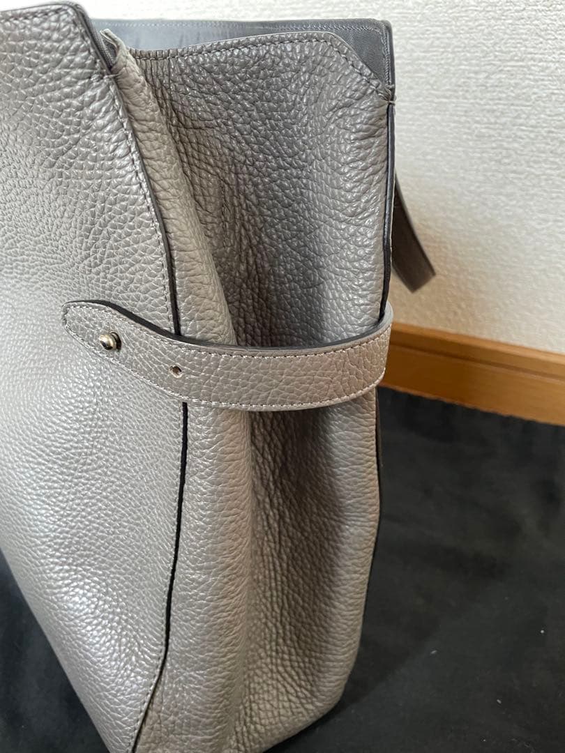 ATELIER LAVA 牛革トートバッグ