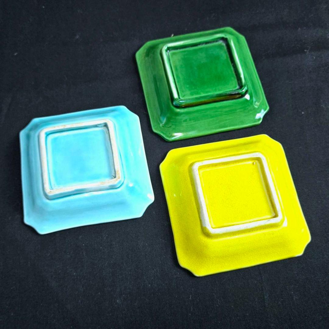 M-1256 珉平焼角切り皿色違い3客 江戸後期