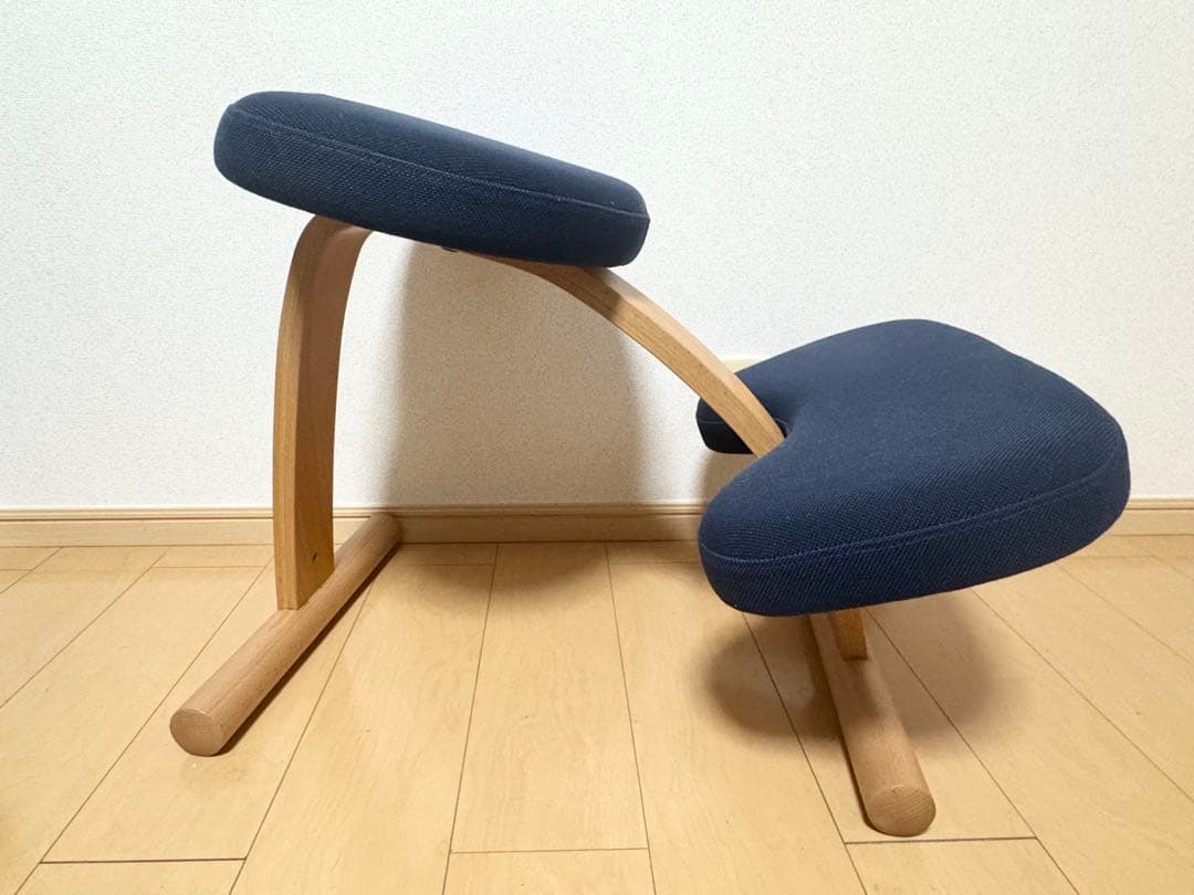 balans Easy バランスチェア イージー ネイビー 姿勢矯正 学習椅子