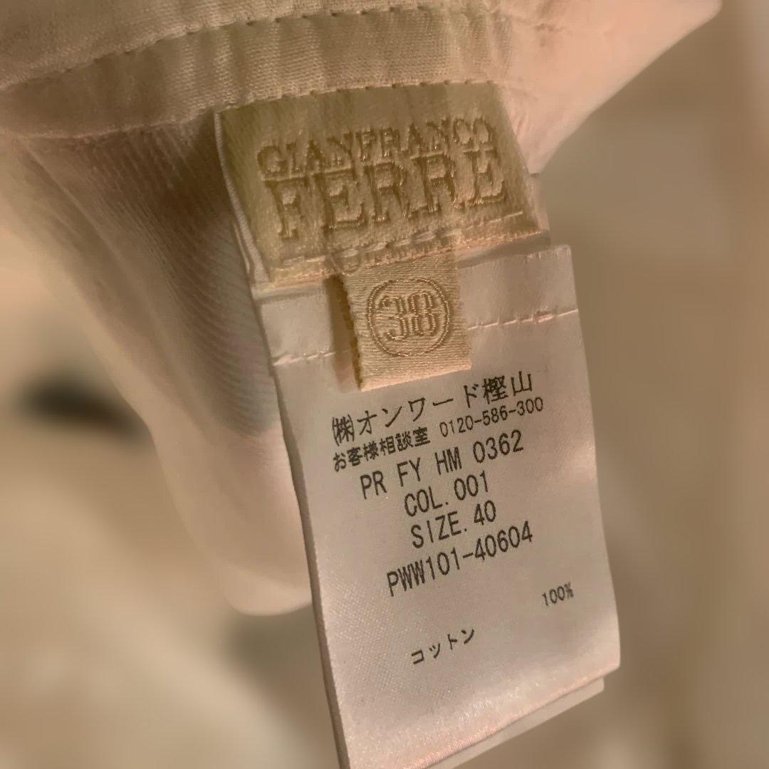 GIANFRANCO FERRE 94500円　新品　ショートパンツ　純白