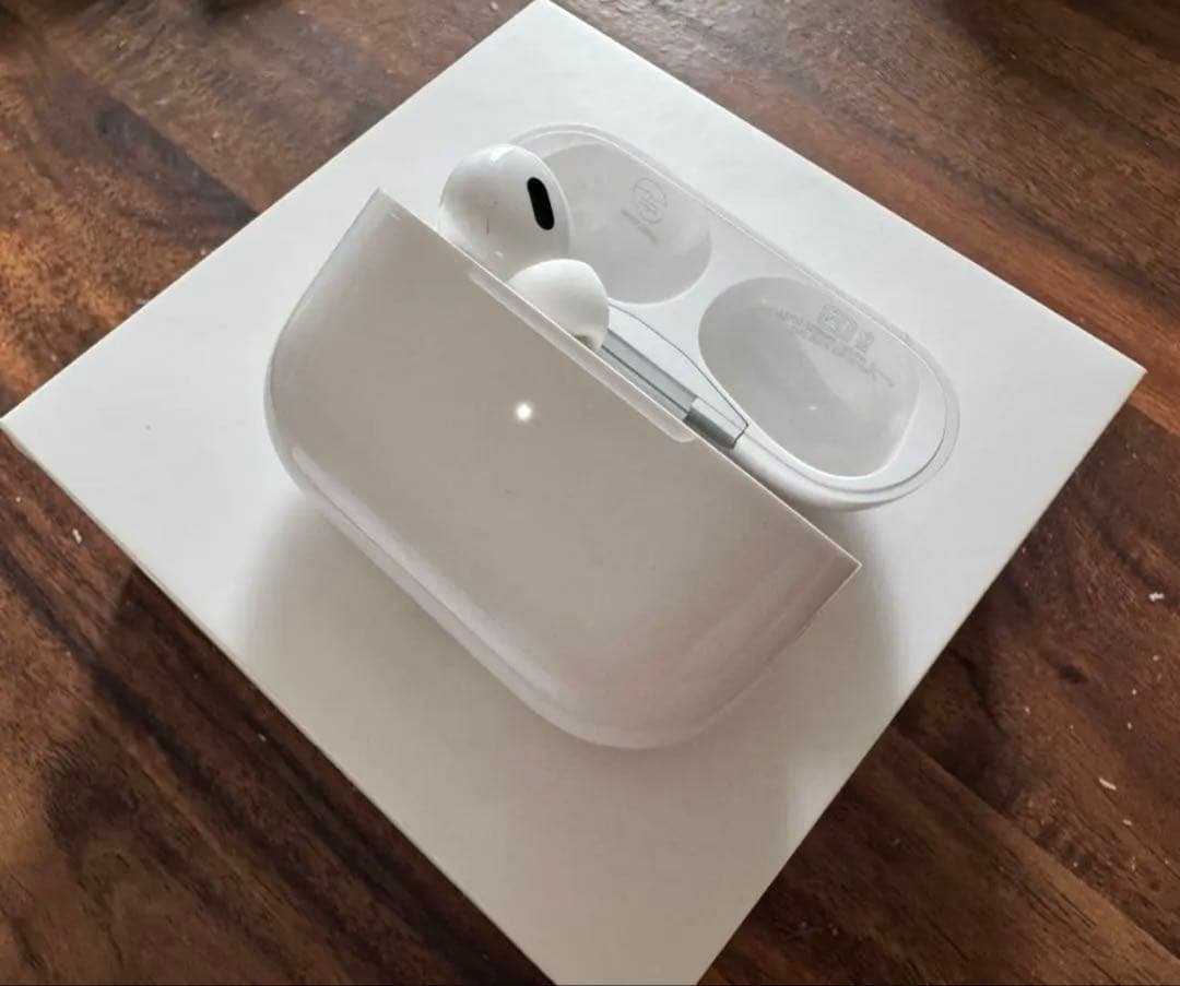 【純正】AirPods Pro 第2世代 左耳＋充電ケース＋箱＆未使用付属品