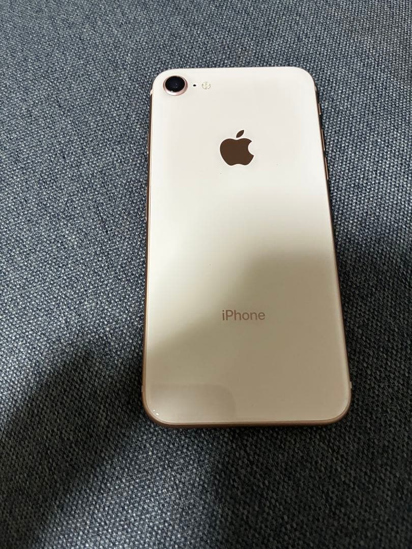 iPhone 8 ゴールド 画面ひびあり