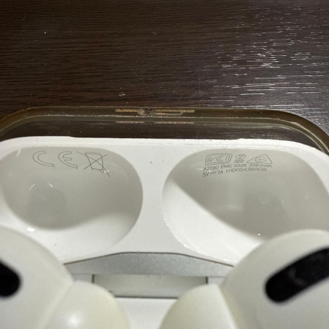 AirPods Pro ワイヤレス充電ケース付き