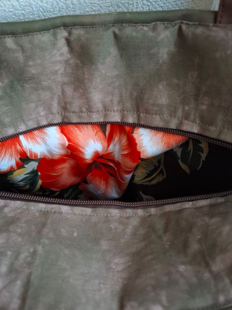 ハワイアンキルトバッグ　ホヌ　ピンクロ 2WAYファスナー　革タグチャーム付