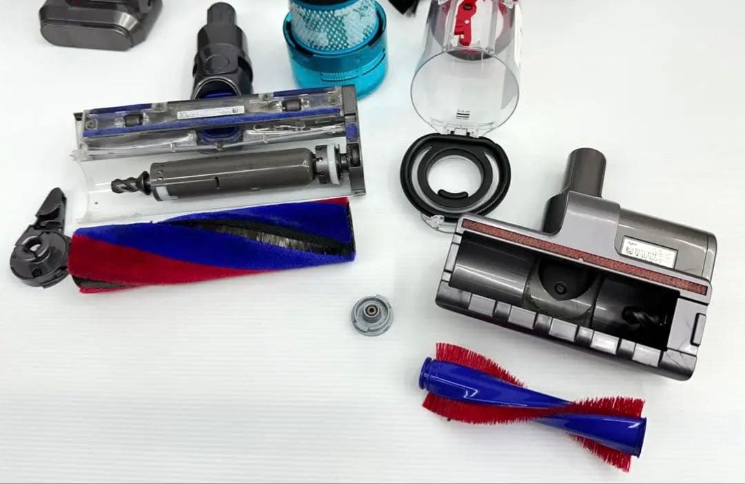 中古　格安　ダイソン　掃除機　SV21 本体　ヘッド　パイプ　純正バッテリー付き