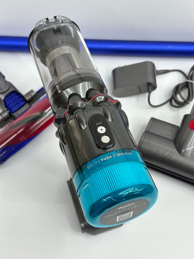 中古　格安　ダイソン　掃除機　SV21 本体　ヘッド　パイプ　純正バッテリー付き