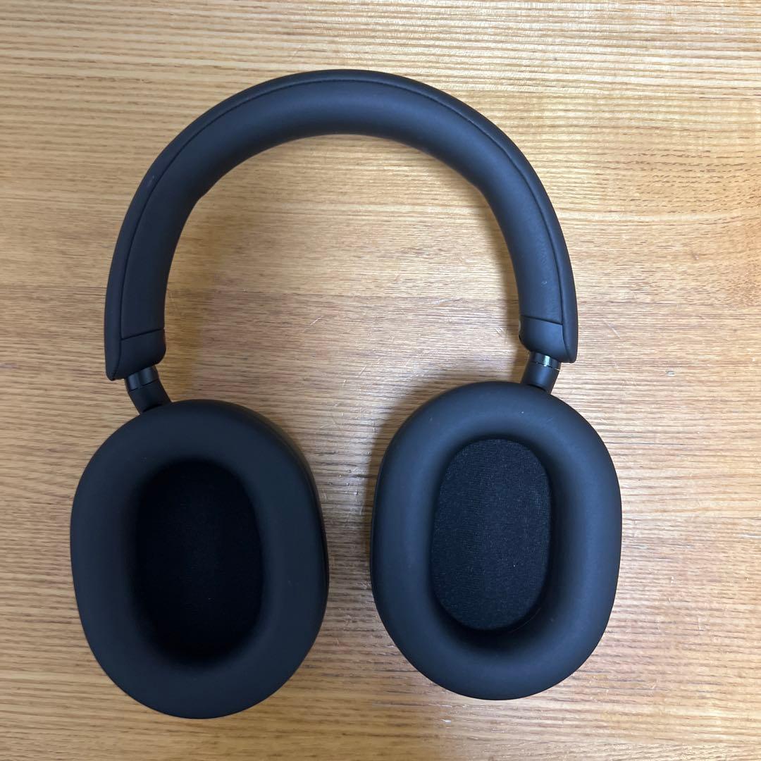 ソニー　WH-1000XM5 ブラック ワイヤレスヘッドホン 収納ケース付き