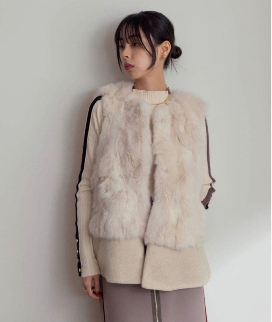 Eimee Lawファー＆メルトンミドル丈ベストジレ