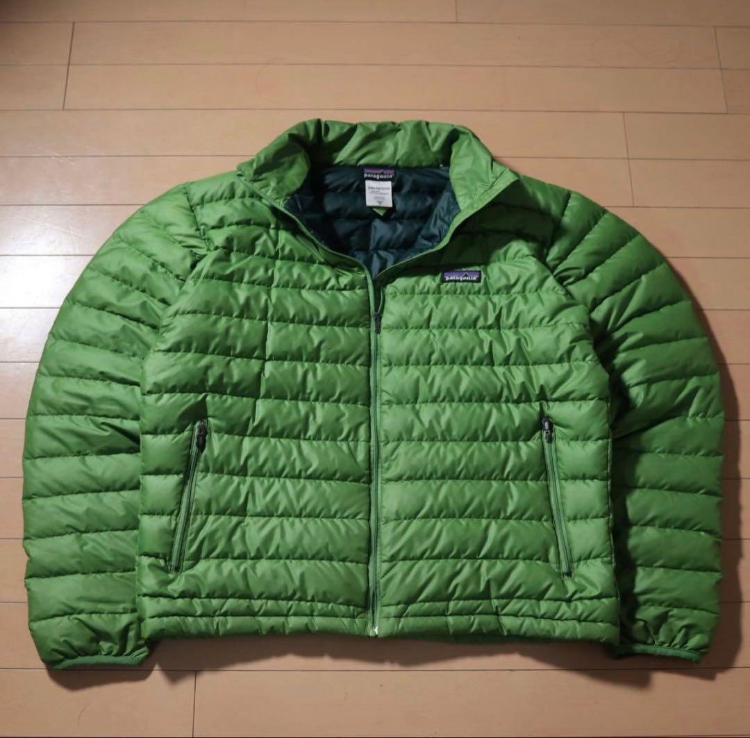 Patagonia 緑色ダウンジャケット