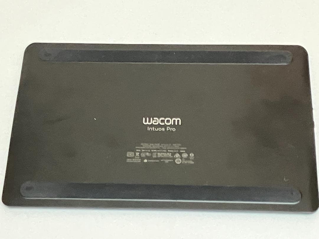 液タブ・ペンタブ Wacom Intuos Pro PTH-660