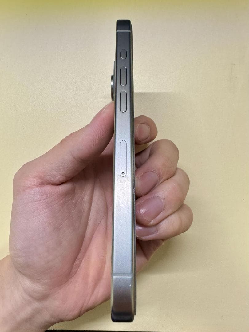 Apple iPhone 15 Pro 128GB ナチュラルチタニウム