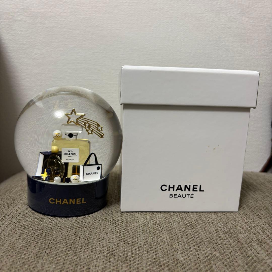 ケンケン CHANELスノードーム2025