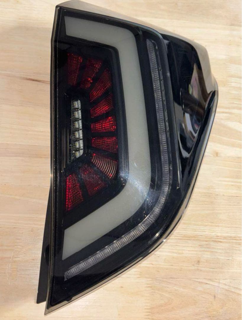 ホンダ フィット GP5/GP6テールランプ 流れるウインカー