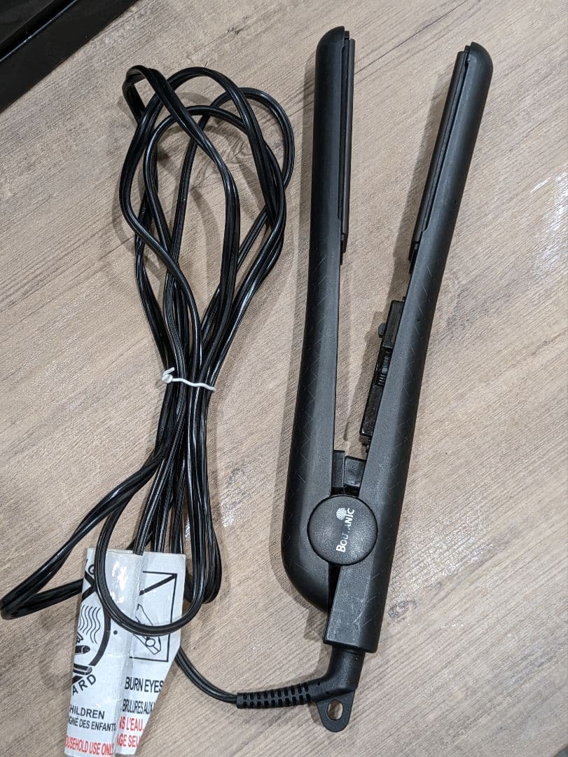 BOUTANIC ボタニック　ストレート　ヘアアイロン ブラック