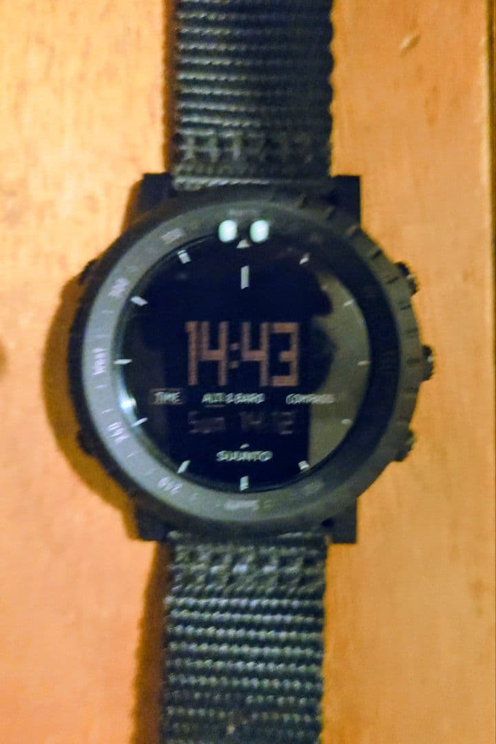 SUUNTO CORE ALPHA STEALTH デジタル腕時計 ブラック