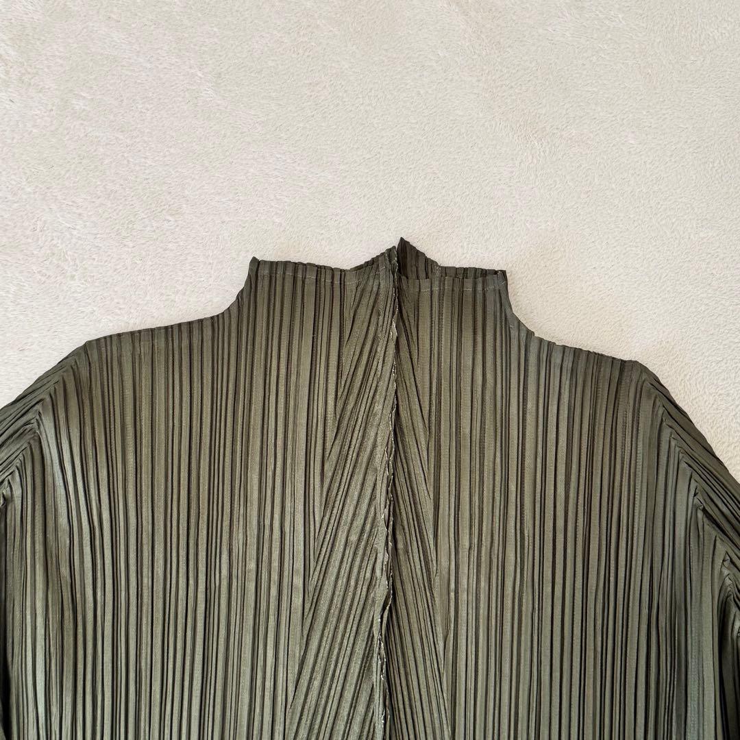 極美品✨PLEATS PLEASE 斜めプリーツ　カーキ　長袖　トップス　変形
