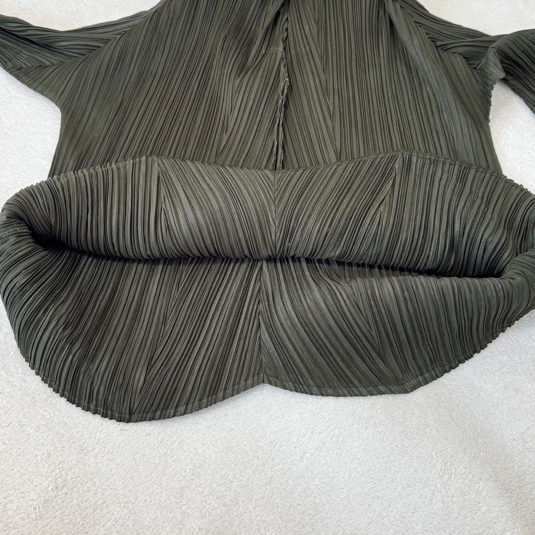 極美品✨PLEATS PLEASE 斜めプリーツ　カーキ　長袖　トップス　変形