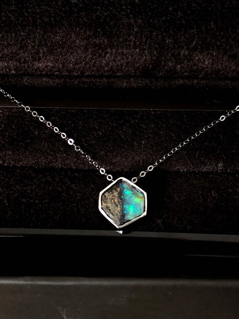 ヘキサゴン　オパールネックレストップ　六角形