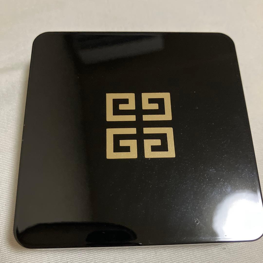 新品未開封+おまけあり ジバンシイ ソワン ノワール UV コンパクト