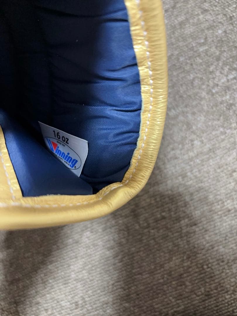 ウイニング　ボクシンググローブ　16oz 紐式　黒　ゴールド