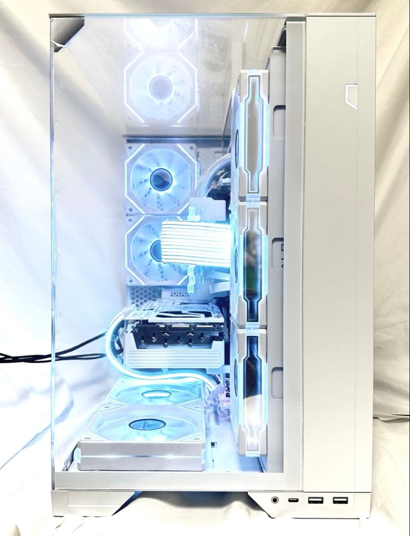 【新品】 ゲーミングPC RYZEN7 9700x RX9070XT 32GB