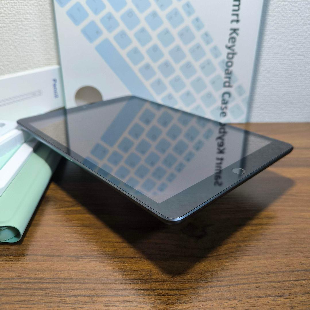 iPad 第9世代 256GB、タッチペン、キーボードとケースセット
