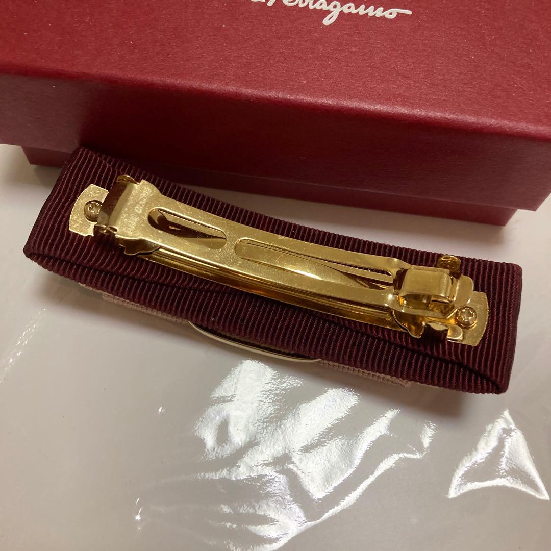 フェラガモ　リボンバレッタ　バイカラー　ヴァラ