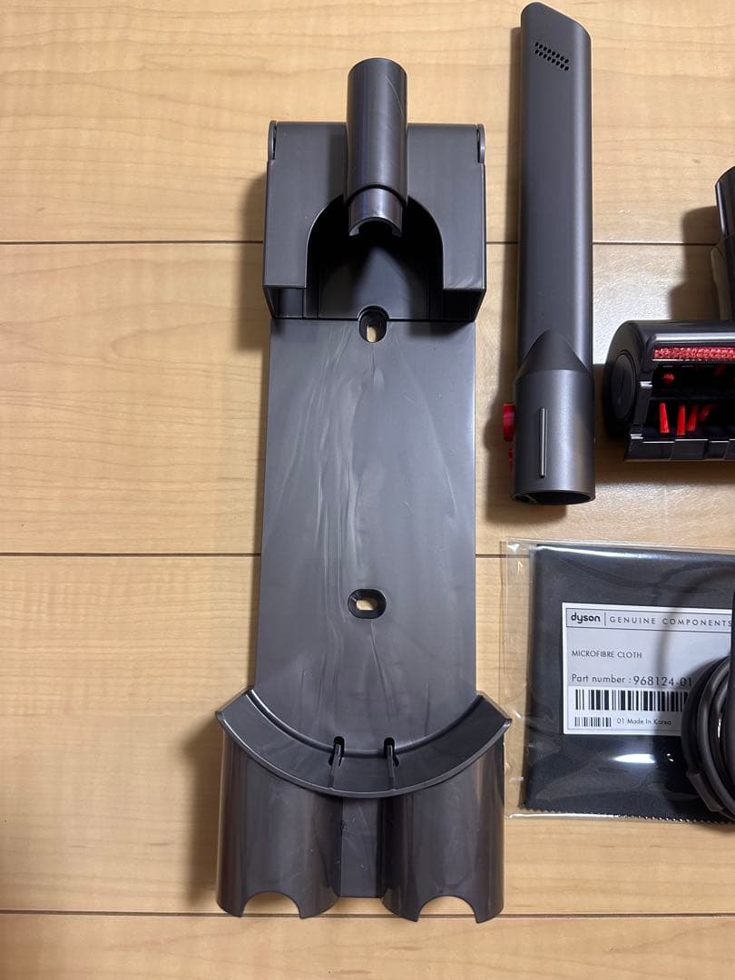 Dyson V8 Slim Fluffy/部品いろいろ