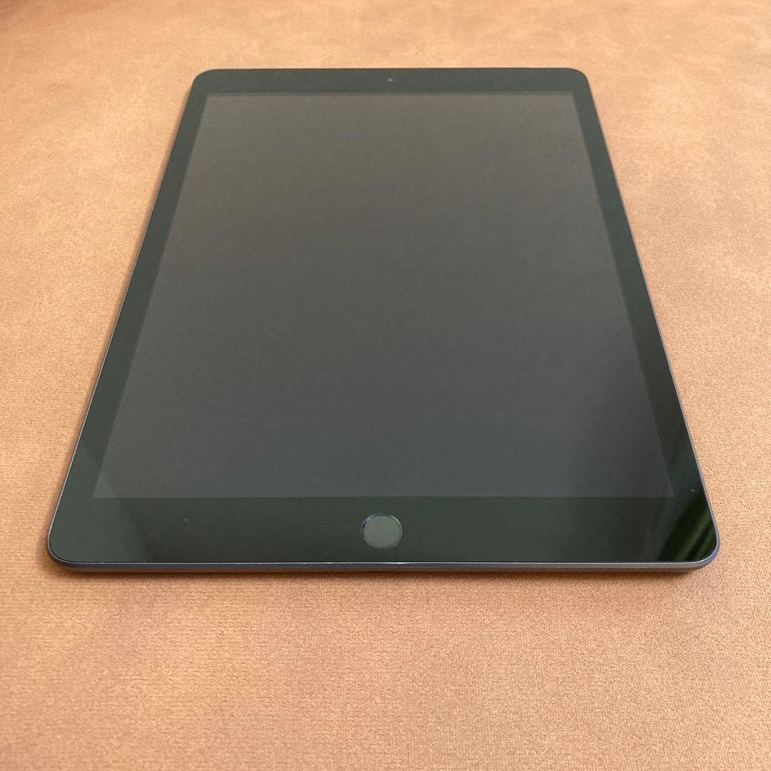 3674【早い者勝ち】美品☆iPad8 第8世代 32GB SIMフリー☆