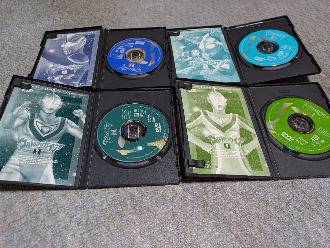 まもなく出品終了【セル版】ウルトラマンガイア DVD 1〜13巻セット