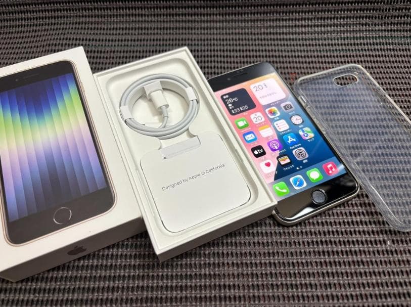【美品】iphoneSE3 Star Light 64g バッテリー99%！