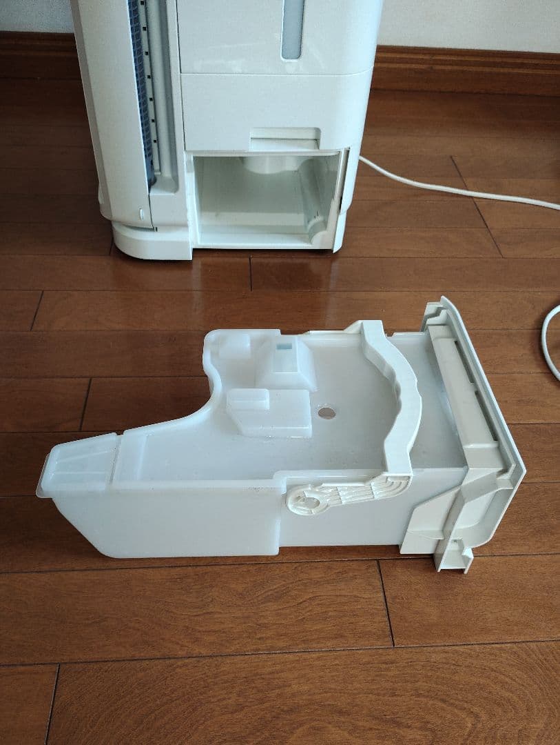 ダイキン 加湿ストリーマ空気清浄機 ACZ70P-W 2013年製