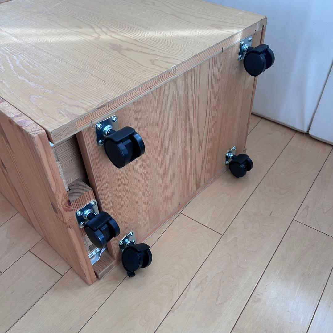 無印良品　パイン材　キャビネット　廃盤品　サイドチェスト　収納　キャスター付き