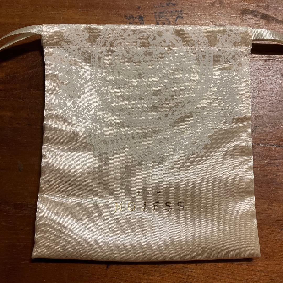 ノジェス　ハートチャームとロングネックレス