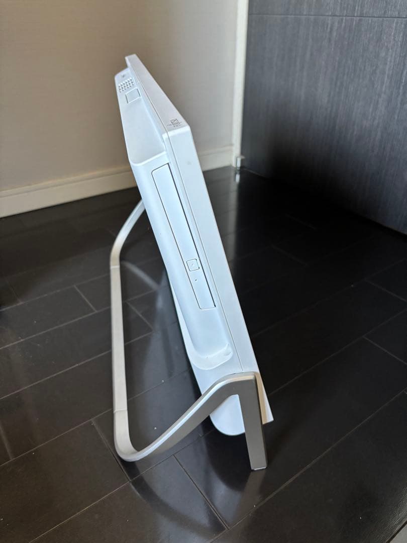 富士通　FMV ESPRIMO FMVF70B3W