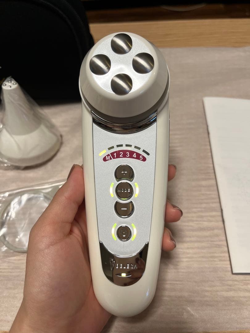 【CELL CURE】セルキュア4T PLUS 美顔器　ポーチ付