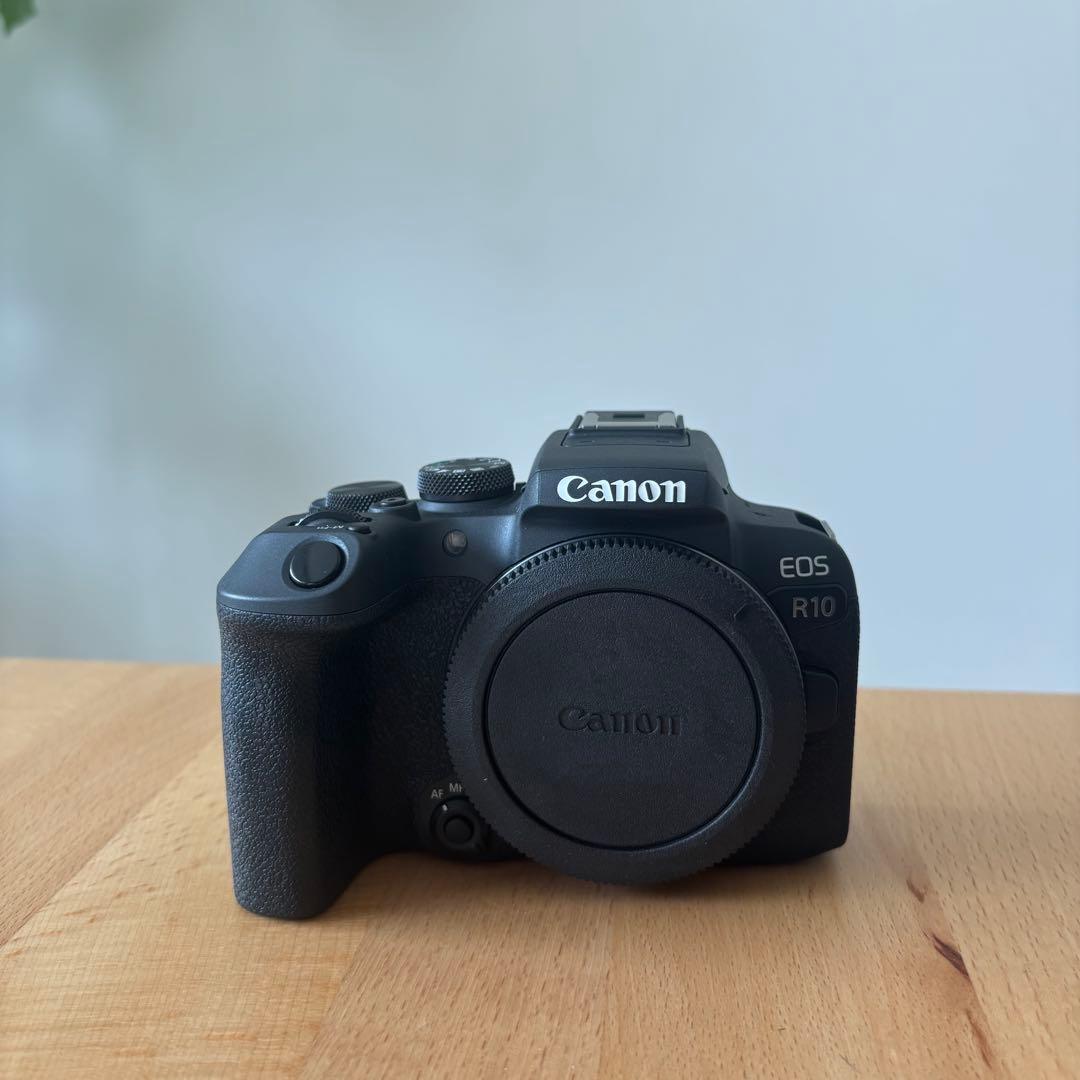 にこ　CANON EOS R10 レンズキット