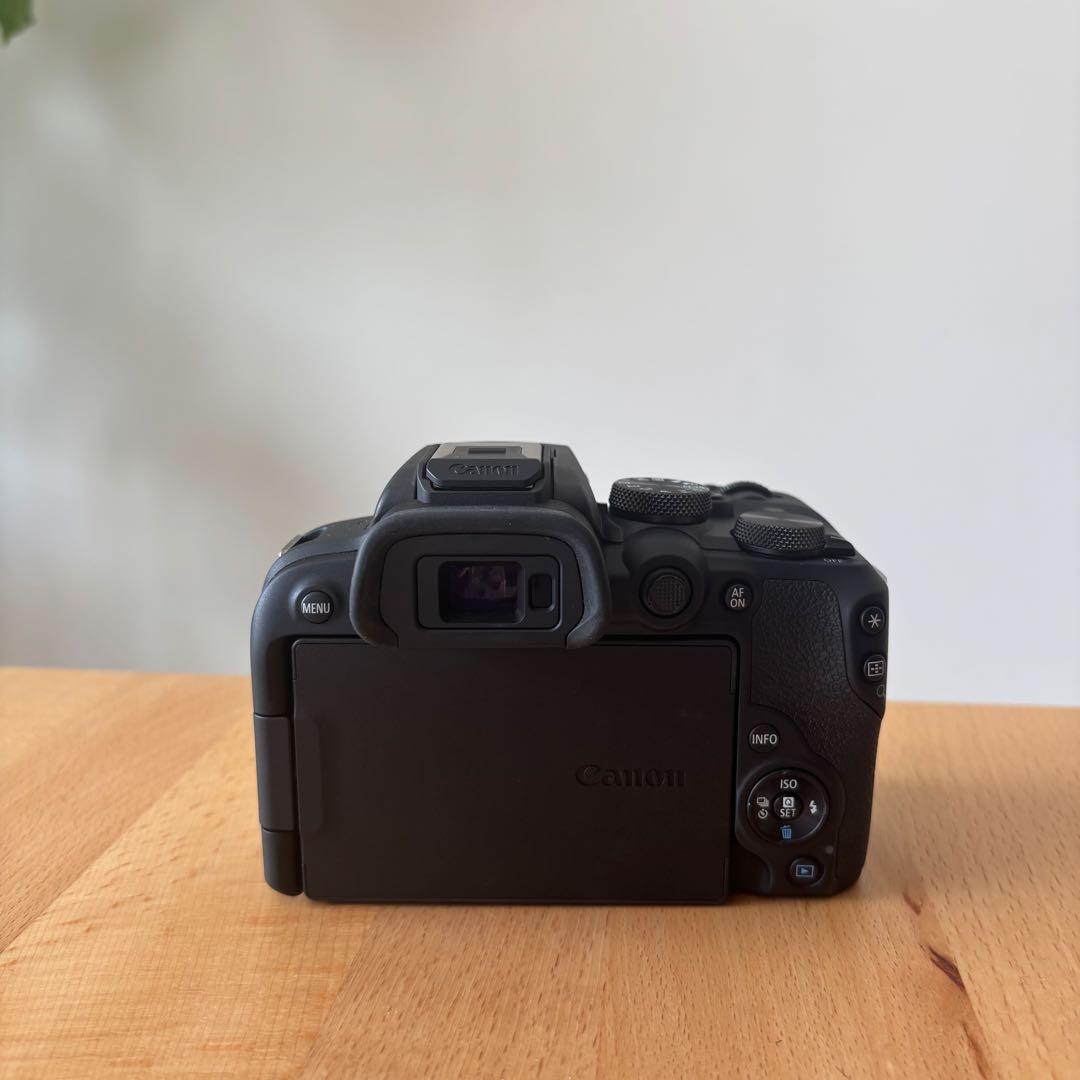 にこ　CANON EOS R10 レンズキット