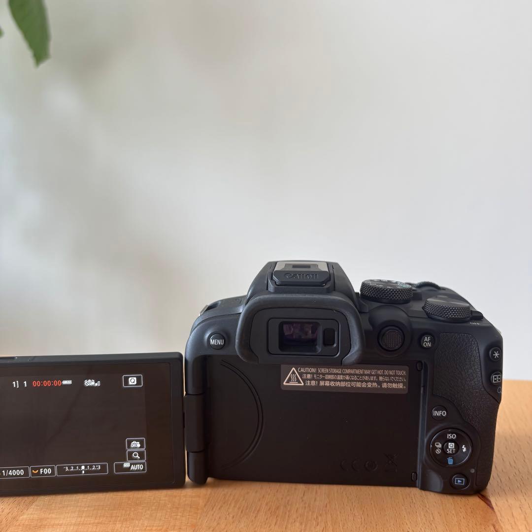 にこ　CANON EOS R10 レンズキット