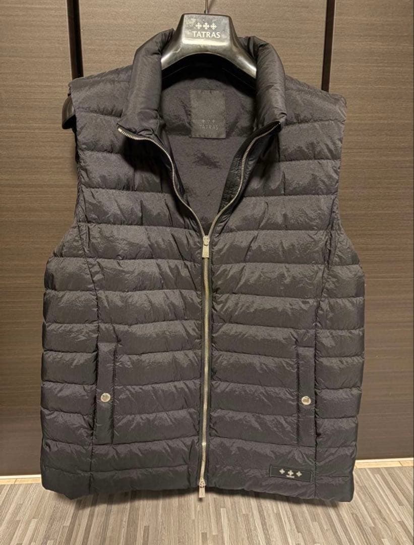 ま*さ様 極美品【TATRAS】 ダウンベスト MTAT24S4939-D サイ