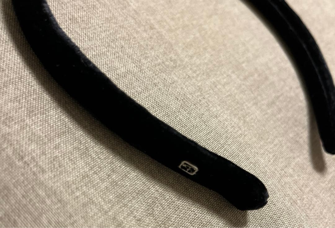 アレクサンドゥパリ　カチューシャ　ブラック　マシェール エラ　ベロア