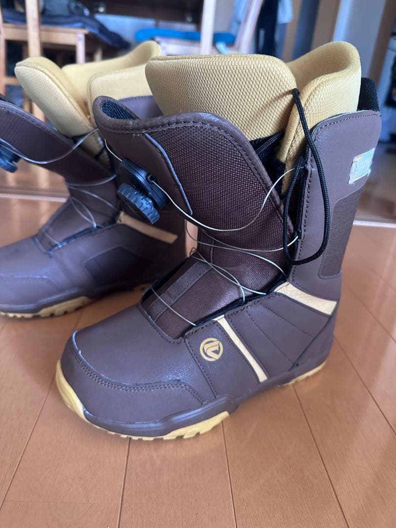 FLOW ECHO BOA M1　スノーボードブーツ(女性用) ブラウン