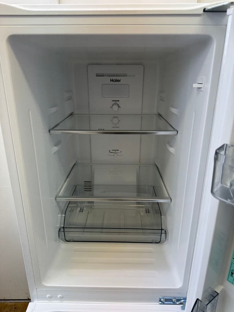F057 Haier ２ドア　冷蔵庫　2023年　JR-SY15AR