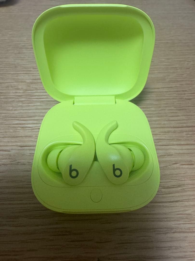 Yuta ワイヤレスイヤホンイエロー交換用イヤーチップ付き