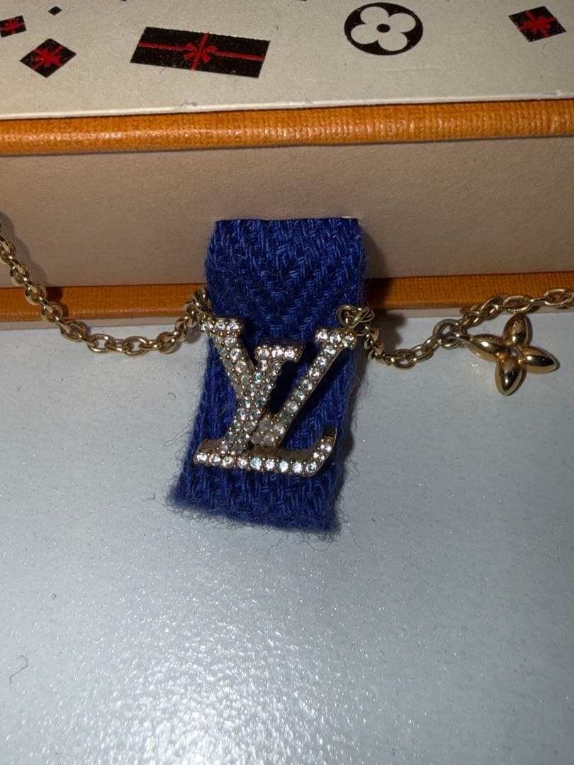 Louis Vuitton クリスタルネックレス