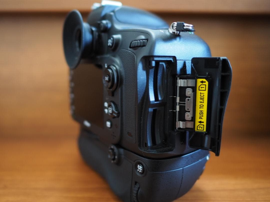 Nikon D610 デジタル一眼レフカメラ